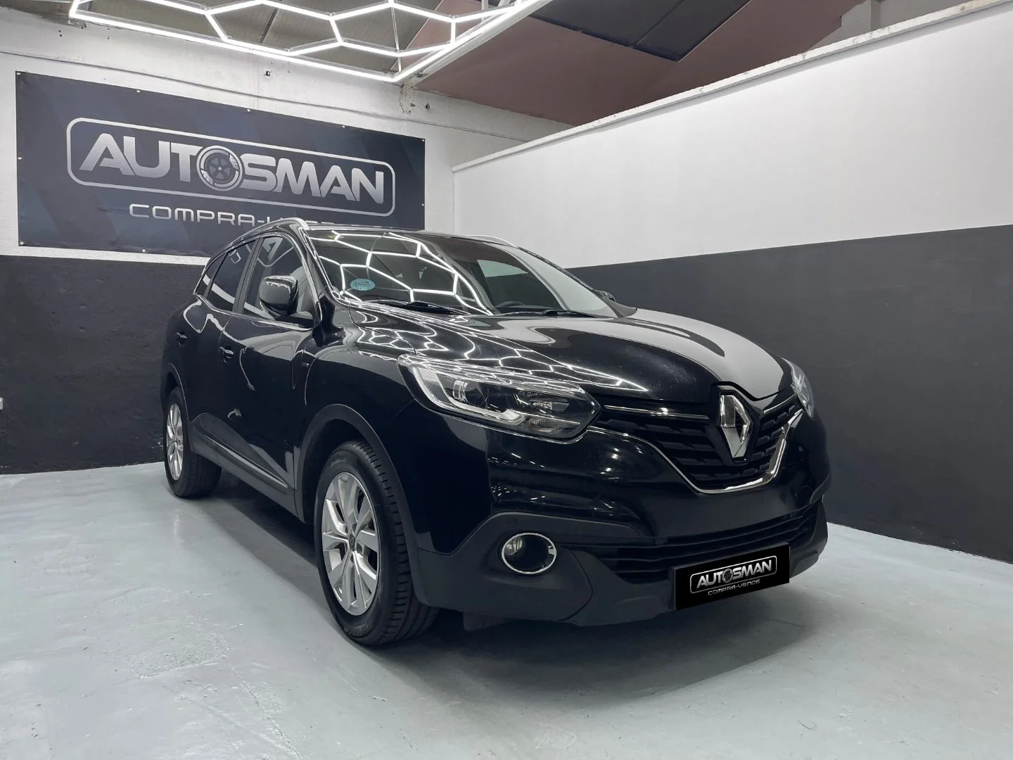 RENAULT Kadjar Limited TCe EDC 2018 Gasolina Negro - Vista lateral